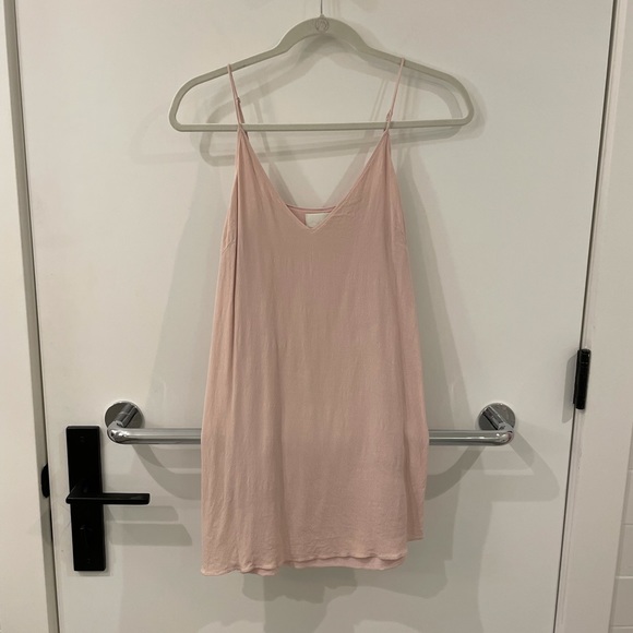 Aritzia Dresses & Skirts - Aritzia Wilfred Free Dress